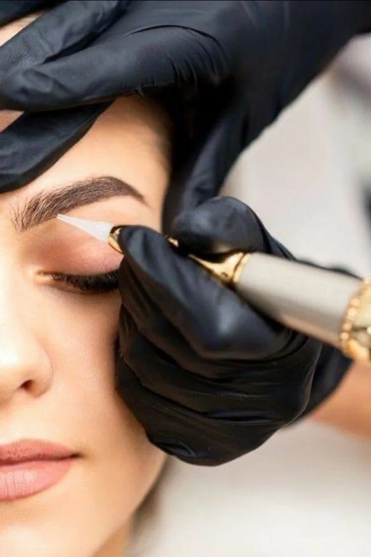 Frisch pigmentierte Augenbrauen – Arbeit aus dem Studio JKosmetik